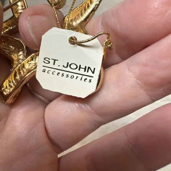 St. John Designer Brooch Pin Open Star Textured Gold Tone Signed
